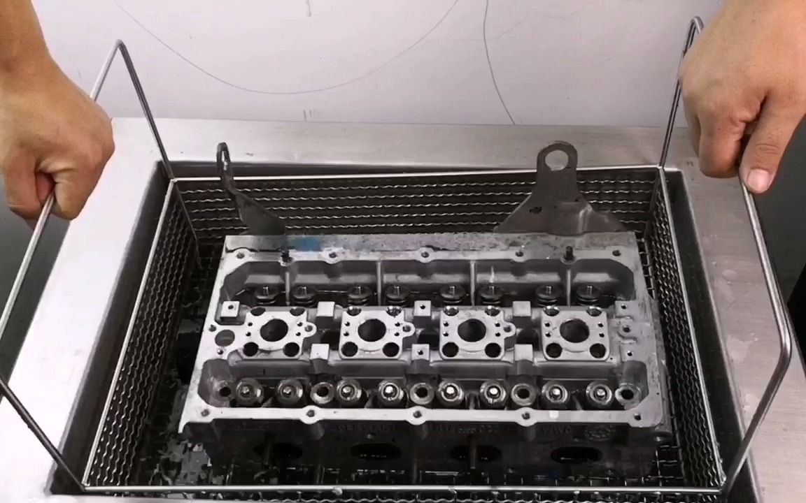 Ultrasonic Cleaning for Engine Cylinder