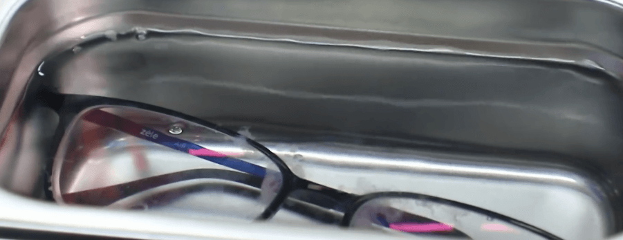 Glasses cleaning